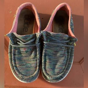 Hey dudes youth girls size 2